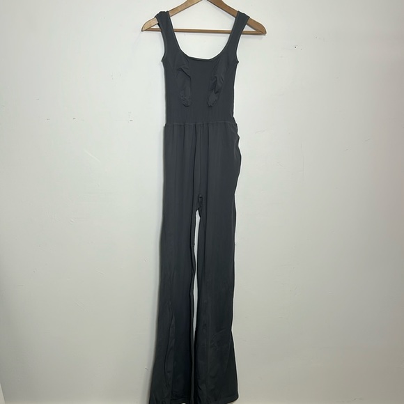 FP Movement Free People Good Karma Flare Onesie Dark Gray M/L NWOT IR - Picture 3 of 14
